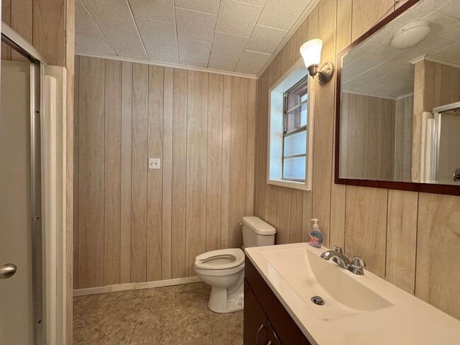 Building Photo - Home for Rent- partially FURNISHED! While ...