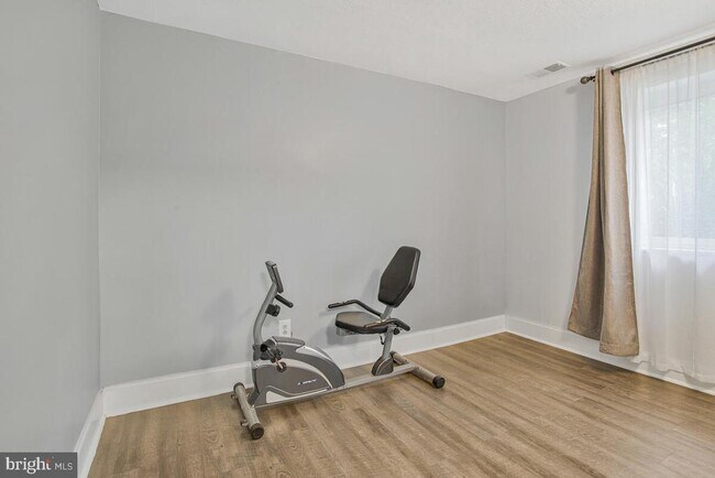 Building Photo - 6162 40 Winks Way