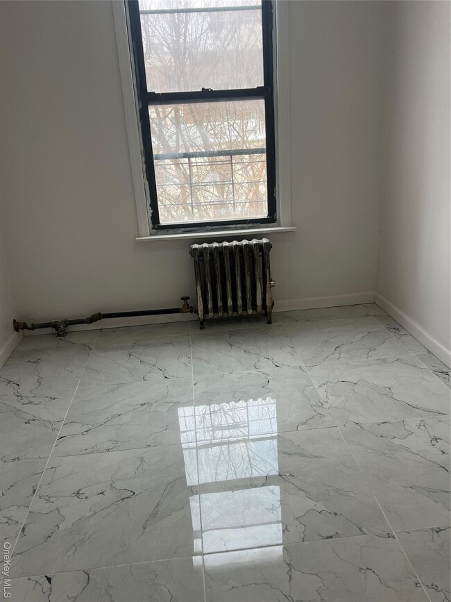 Building Photo - 635 Eagle Ave