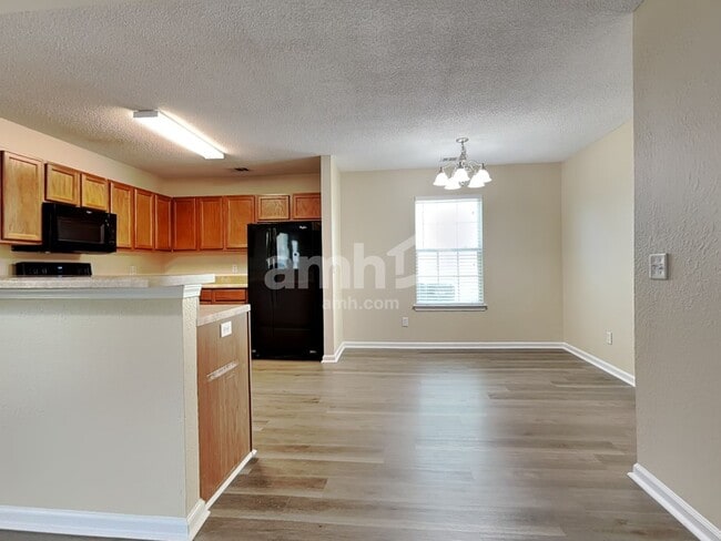 Building Photo - 7 Willow Lakes Dr