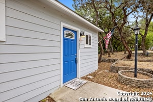 Building Photo - 17807 Hilltop Dr
