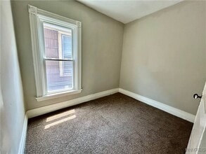 Building Photo - 499 West Ave