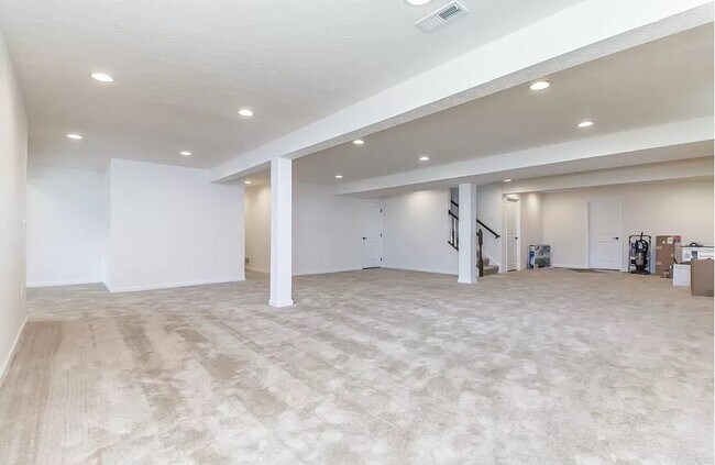 Building Photo - 10279 Benjamin Way