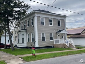 Building Photo - 44 Bridge St