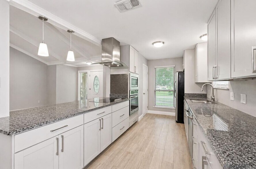 Building Photo - 15616 Council Ave