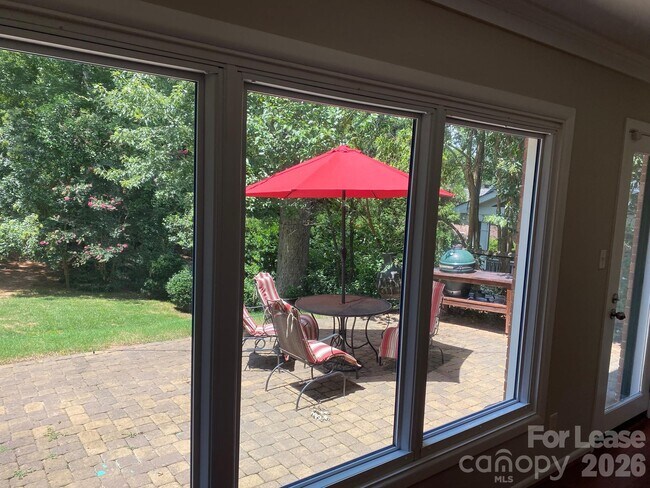 Building Photo - 3922 Fellsway Rd