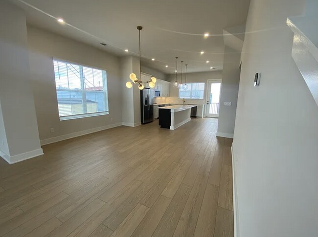 Building Photo - Modern 3 Bedroom 3.5 Bath Home in Nations