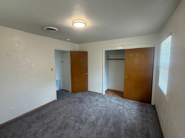 Building Photo - 1514 Maplewood Dr