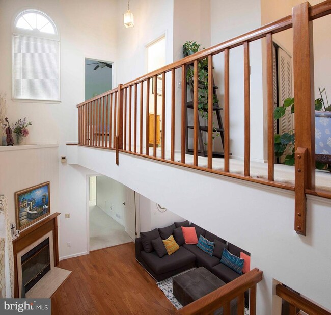 Building Photo - 1132 Chanticleer