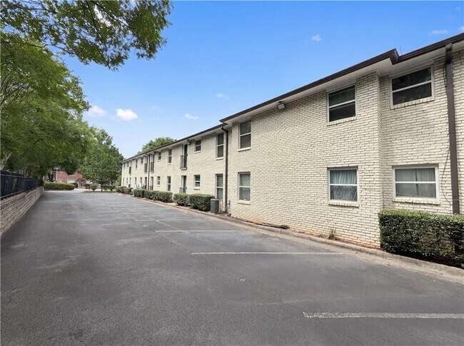 Building Photo - 48 Peachtree Ave NE