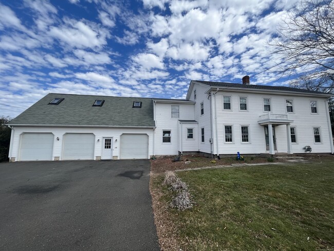 Building Photo - 299 Matson Hill Rd