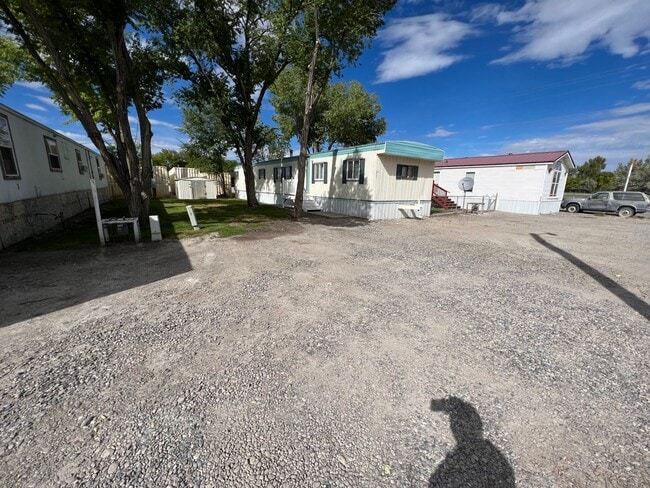 Building Photo - 2 Bedroom 1 Bath Updated Mobile Home in A ...