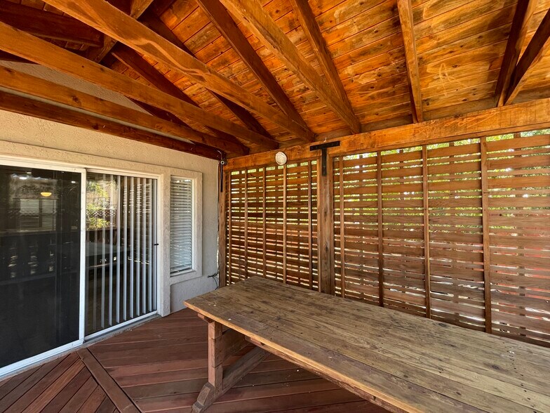 Building Photo - 423 Kinsmill Ct