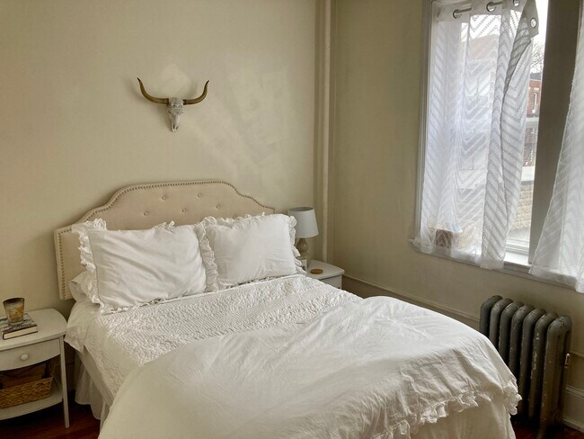 Building Photo - 55 Egmont St