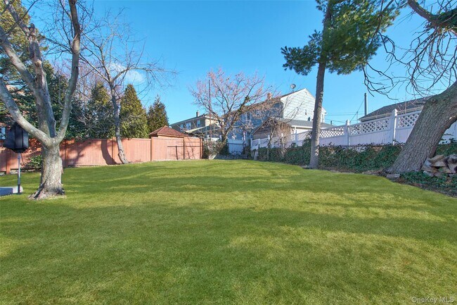 Building Photo - 18 Highview Ave