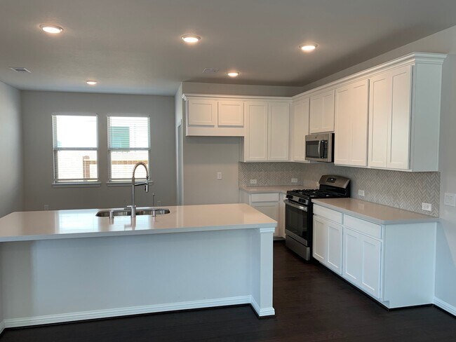 Building Photo - 8022 Cliffside Terrace Ct