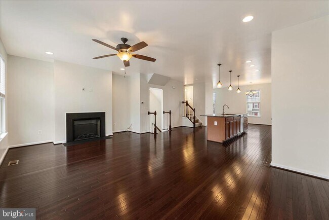 Building Photo - 109 Sequoia Dr