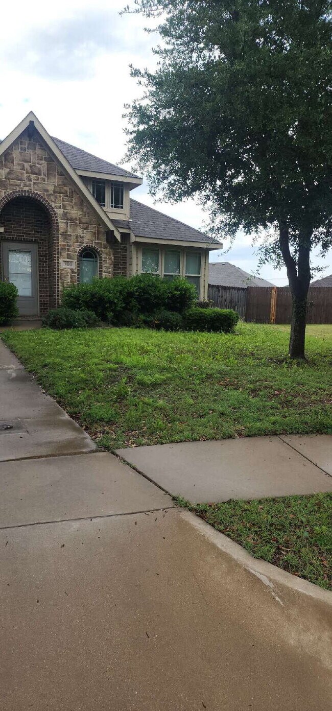 Building Photo - Stunning 3 Bedroom Home in Holland Meadows