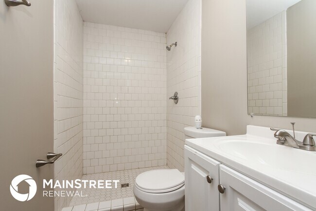 Building Photo - 644 Woods Crossing Ln