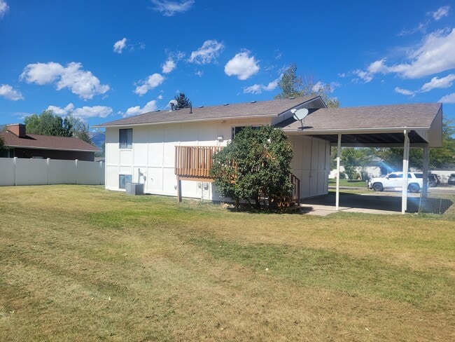 Building Photo - 165 W 910 S