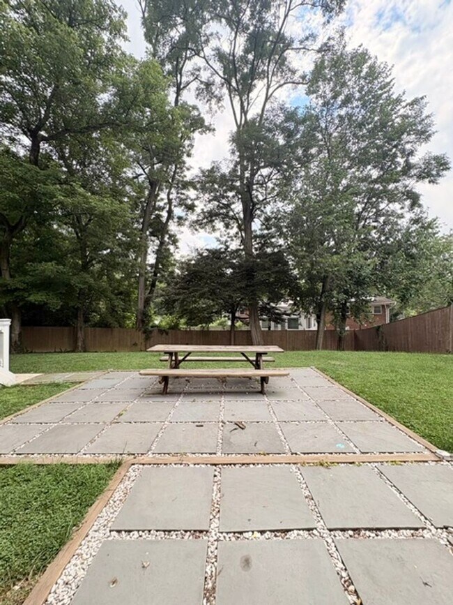 Building Photo - 9714 Admiralty Dr