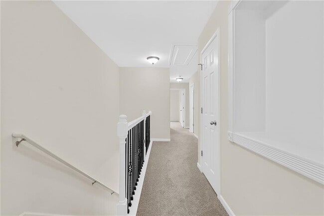 Building Photo - 318 Knelston Oak Dr NE
