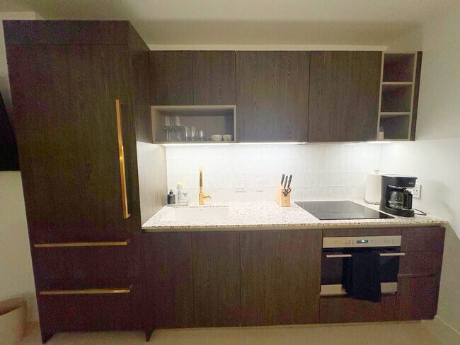 Building Photo - 159 NE 6th St