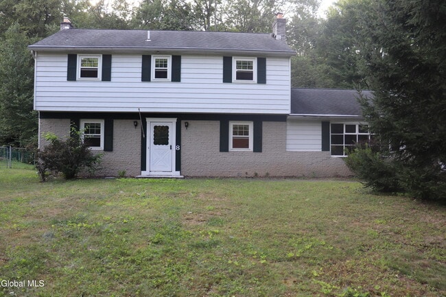 Building Photo - 8 Sweet Brier Dr