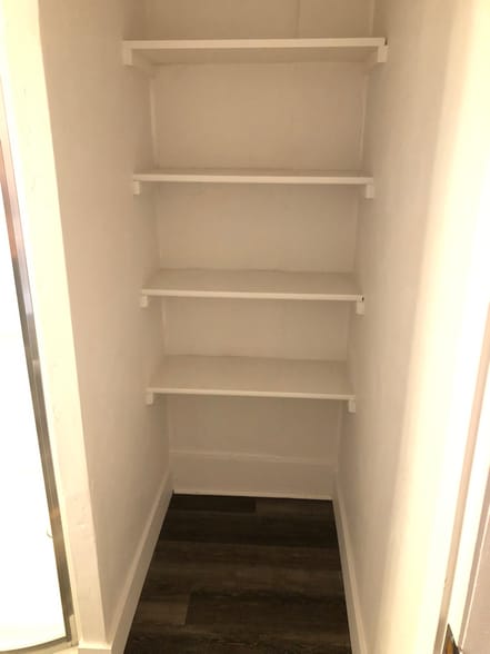 Building Photo - 507 Douglas St