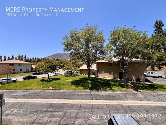 Building Photo - 983 W Calle De Cielo