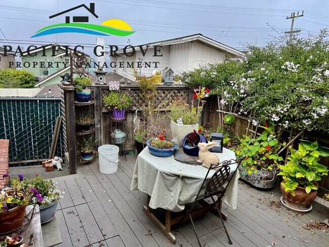 Building Photo - Lovely Monarch Pines age 55 and Older Furnished Home Available January of 2026!