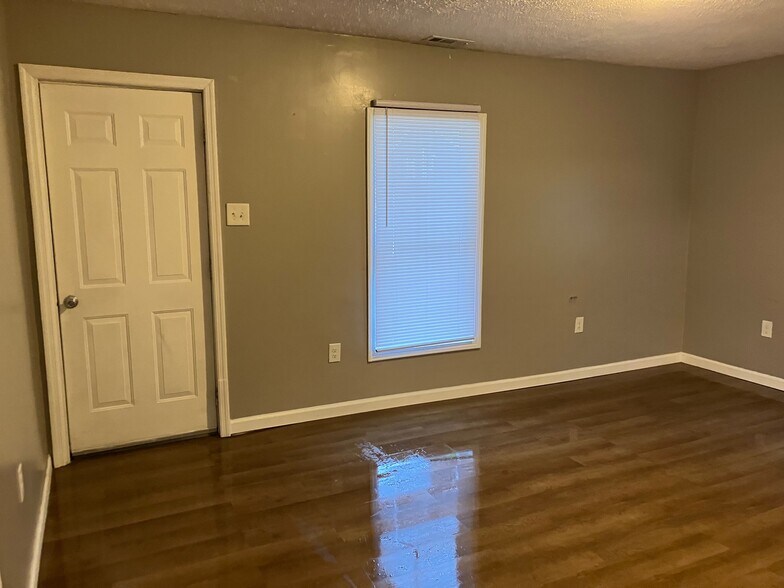 Building Photo - 115 Rupe St