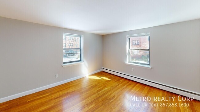 Building Photo - Charming 1-Bed in Brookline – Heat & Hot W...