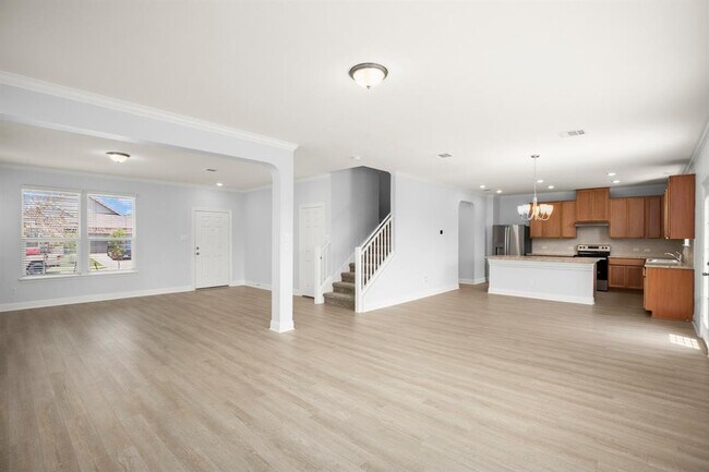 Building Photo - 13821 Abraham Lincoln St