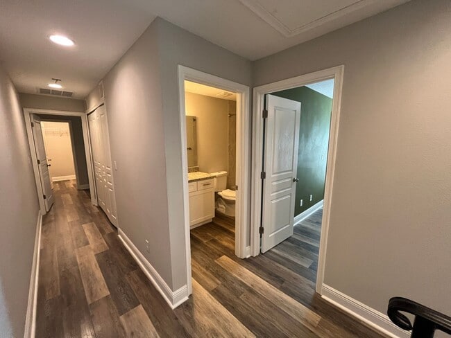 Building Photo - 2697 E Washington St