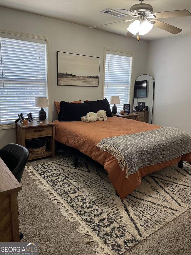 Building Photo - 451 N Columbia St