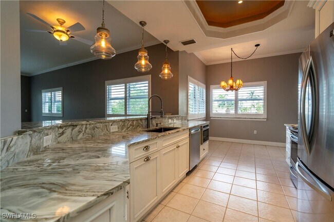 Building Photo - 14815 Laguna Dr