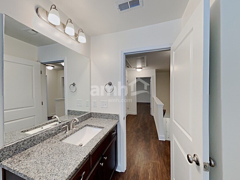 Building Photo - 439 Pearson Cir