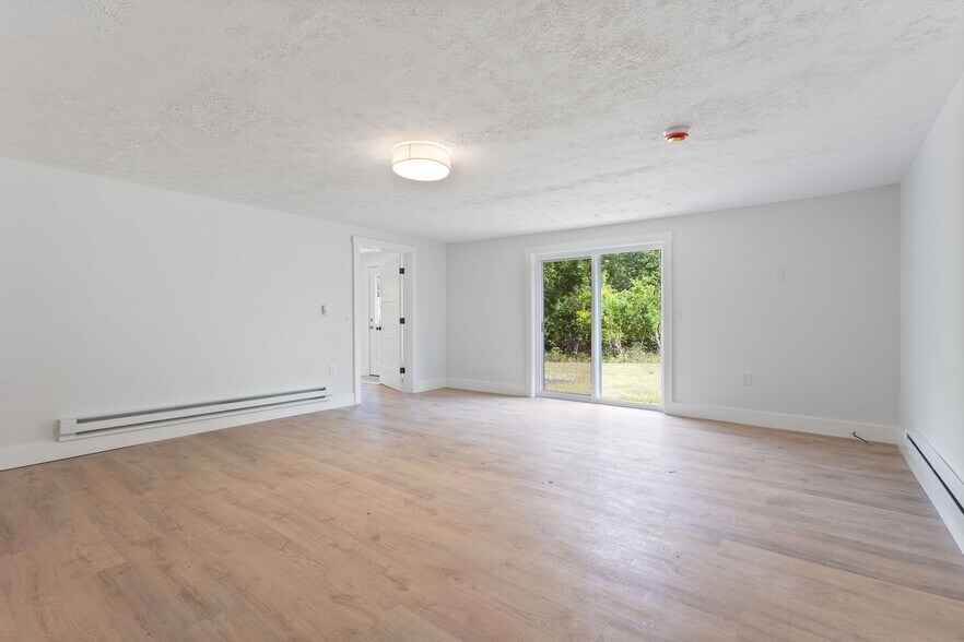 Building Photo - 665 S Waterboro Rd