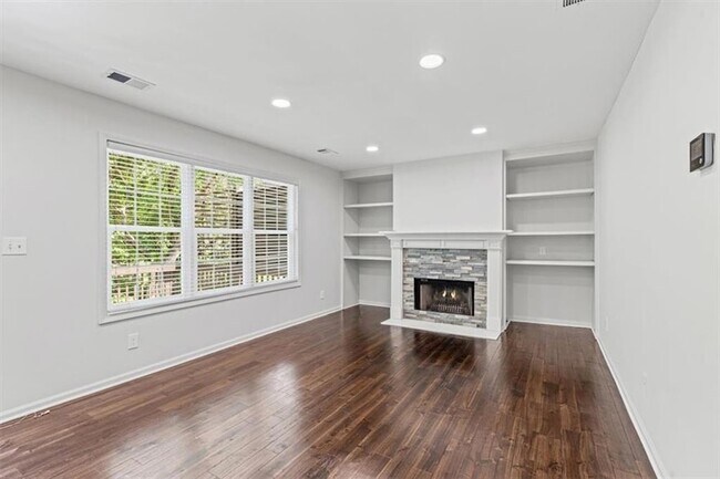 Building Photo - 3360 Pierce Arrow Cir