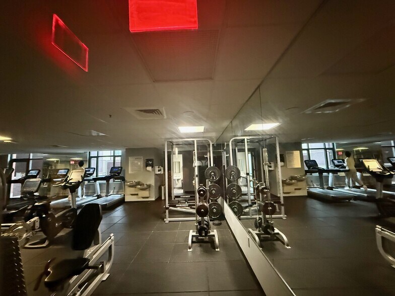 Building Photo - 105 Greene St