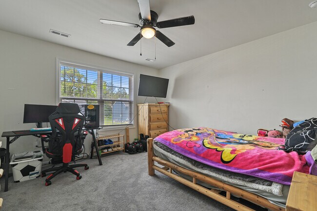 Building Photo - 150 Cilento Dr