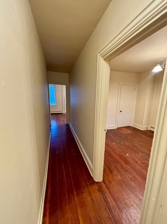 Building Photo - 690 Columbia Ave