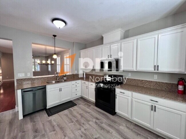 Building Photo - 1060 Villaggio Cir
