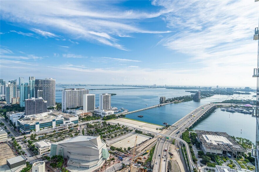 Building Photo - 1100 Biscayne Blvd