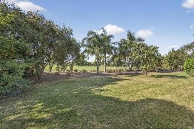 Building Photo - 1940 S Club Dr