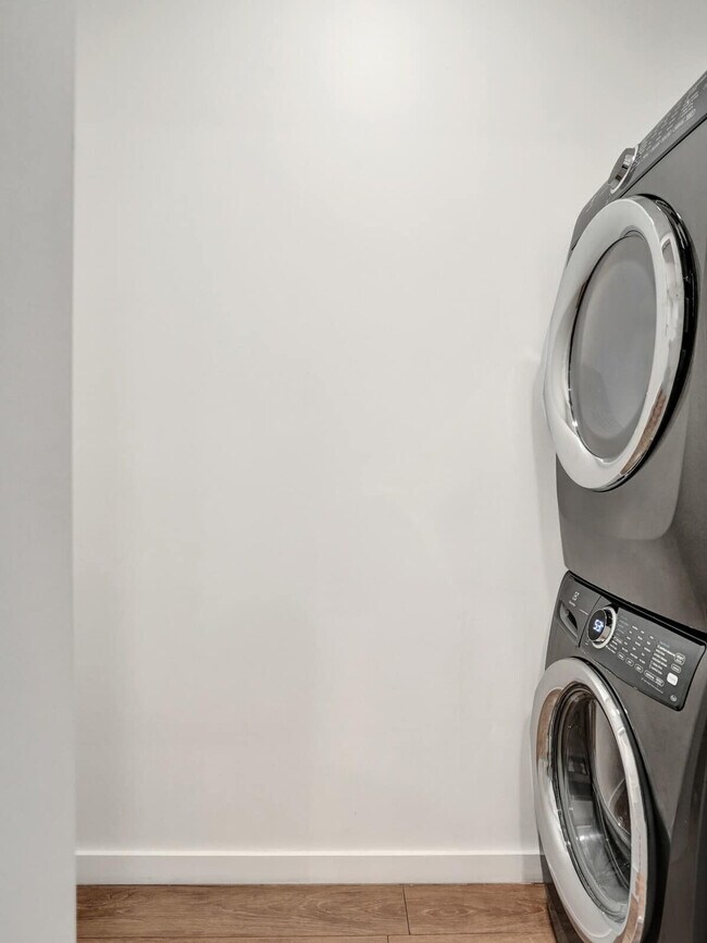 Building Photo - 1220 17th St