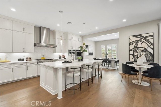 Building Photo - 370 Sawbuck