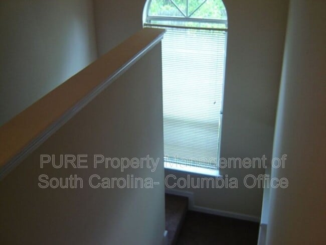 Building Photo - 8 Ridge Pond Dr