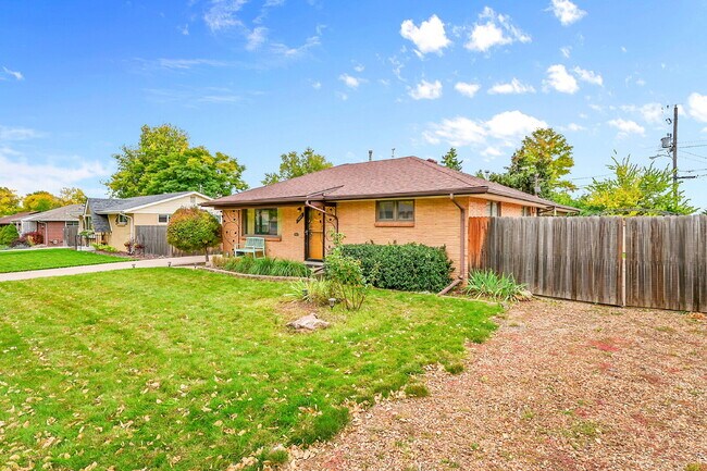 Building Photo - $2,870.00 - HALF OFF First Months' Rent - 3 Bedrooms, 2 Bathrooms Single Family Home in Arvada wi...